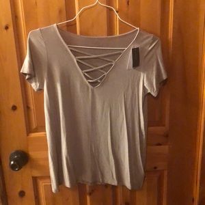 American Eagle front crisscross tee